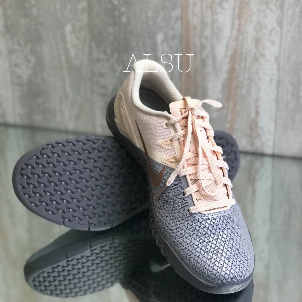 Nike Metcon 4 XD Mtlc Peach 🍑 Atmosphere Grey W - Picture 4 of 8